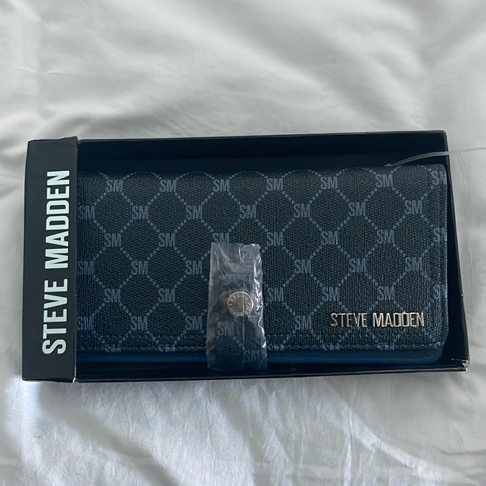 Steve Madden wallet